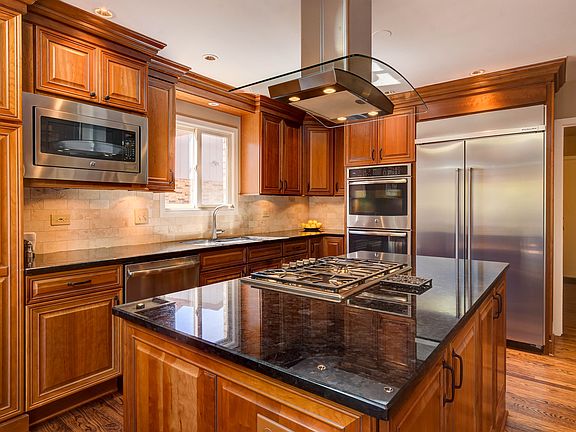 3rd image of 1112 Deborah Cir