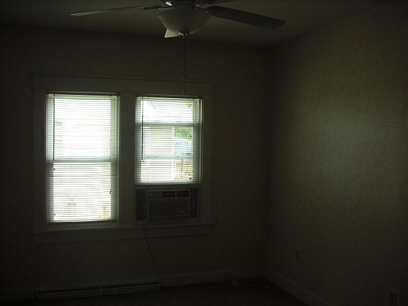 3rd image of 404 Hadley Ave