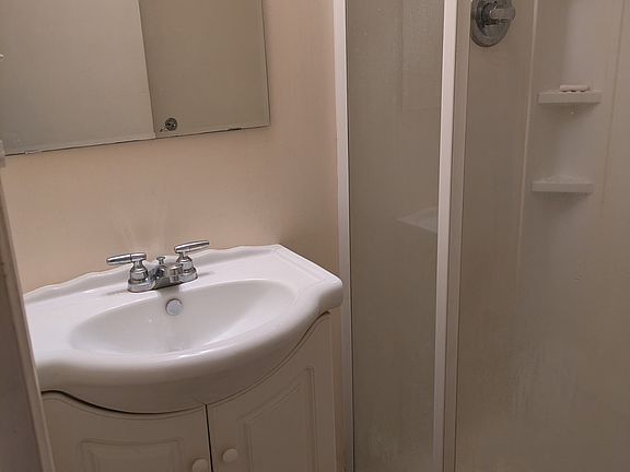 3rd image of 719 Poirier St