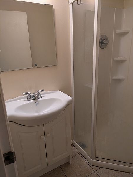 Coquitlam House for rent - 0 Bedrooms — photo 2