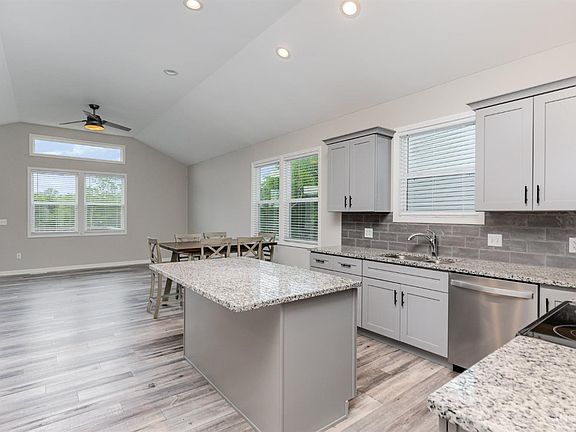 3rd image of 3365 Forestview Dr