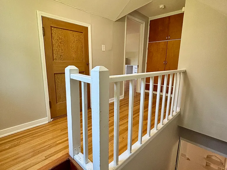 221 E Hughes St — Photo 15