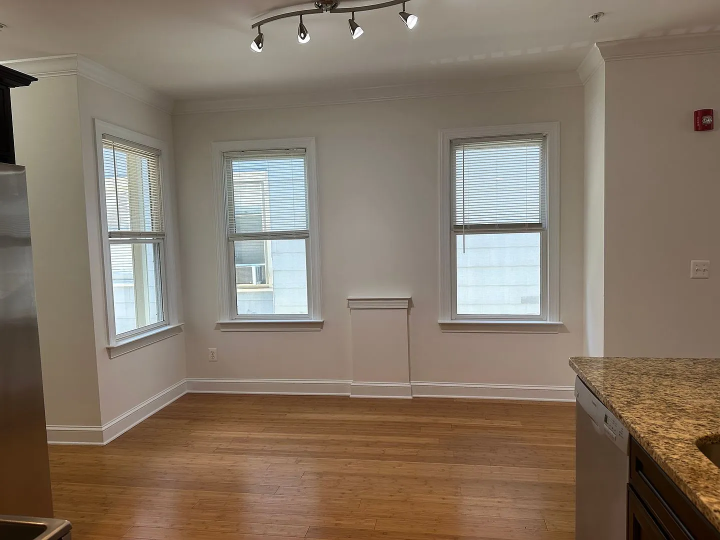 19-21 Randall Street — Photo 4