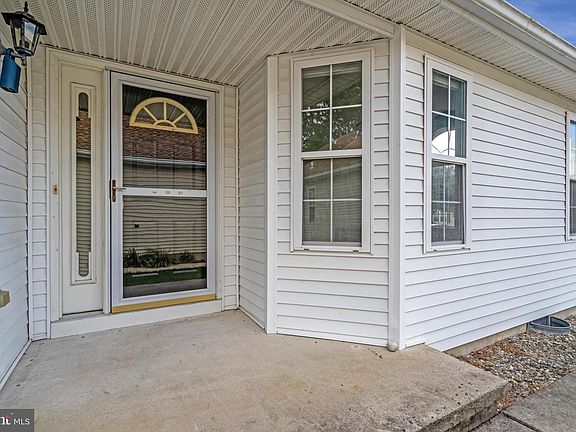 3rd image of 77 Woodstock Dr