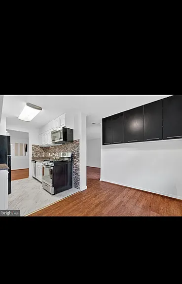 3330 Woodburn Village Dr #33 — Photo 7
