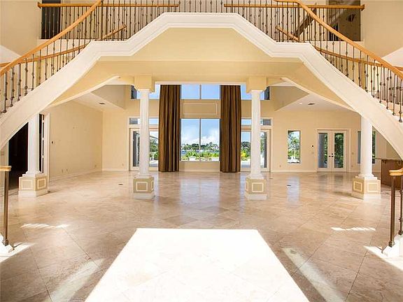 3rd image of 8120 S Seacrest Dr