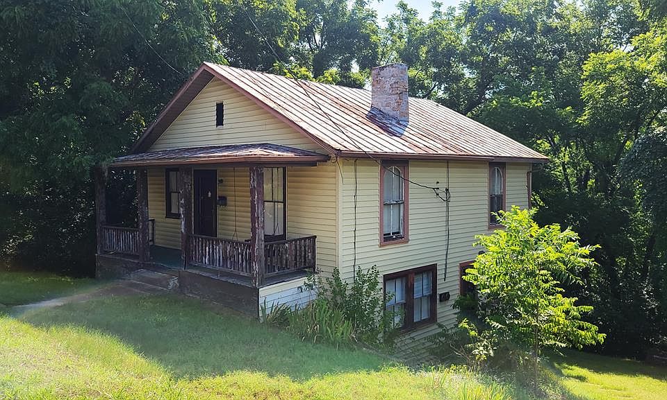 1st image of 515 Water St