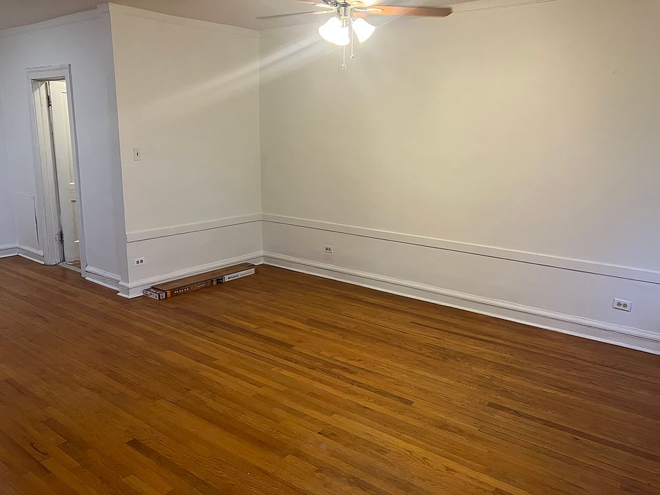 1st image of 2343 W Glenlake Ave #1