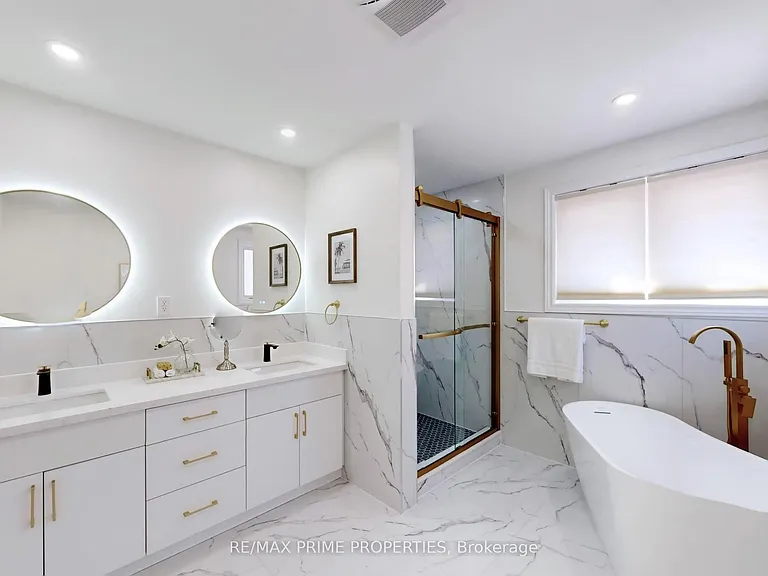 22 Waymount Ave — Photo 3