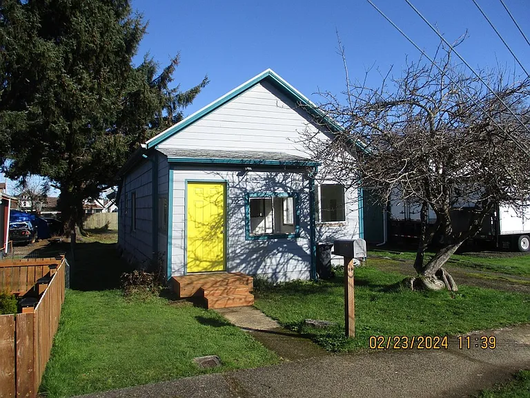 1227 Chenault Ave — Photo 1