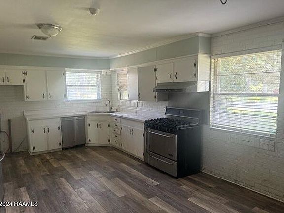 4th image of 323 Caroline St
