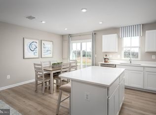 22 Dripping Spring Dr, Hedgesville, WV 25427