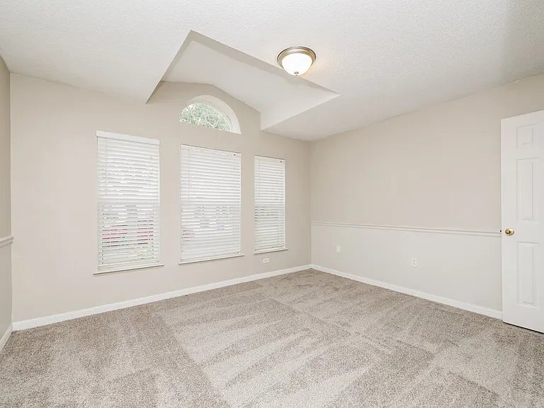 12814 Lake Vista Dr — Photo 14