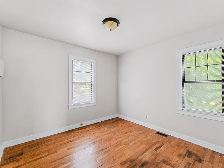 611 W Minota St — Photo 12