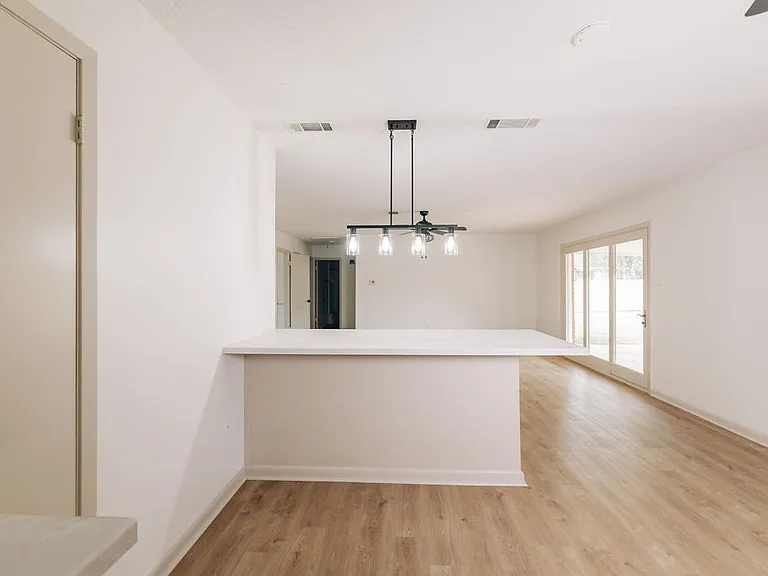 4713 N Bolton Ave — Photo 12