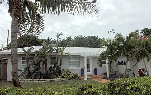 2nd image of 270 NW 8th Street