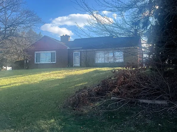 1210 Ross Ave, Ford City, PA 16226