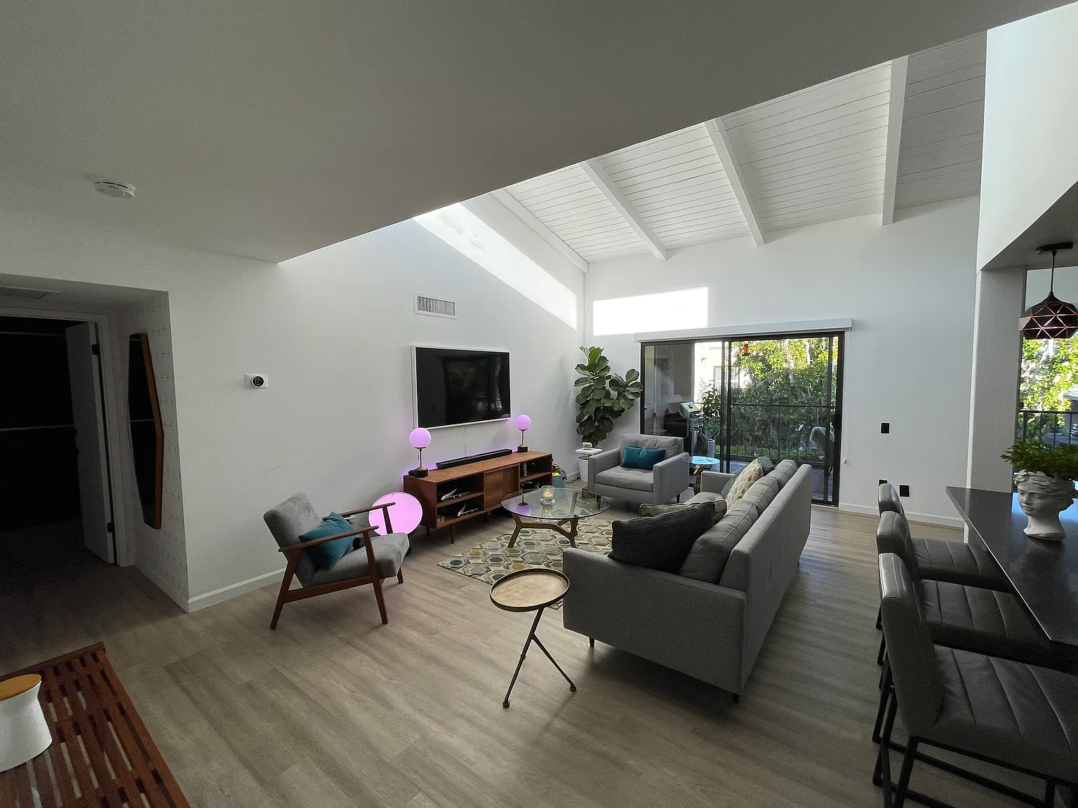 2 bed, 1307 sqft, $3,000 — Photo 3