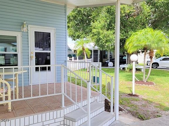 4th image of 1042 Warbler Ct