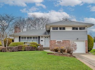 719 Richmond Rd, East Meadow, NY 11554