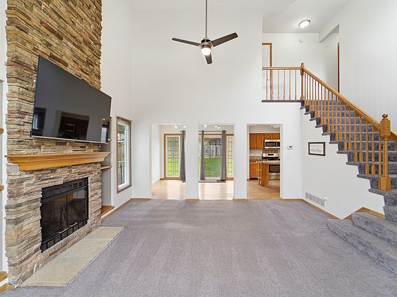 5th image of 401 Edgewood Ln