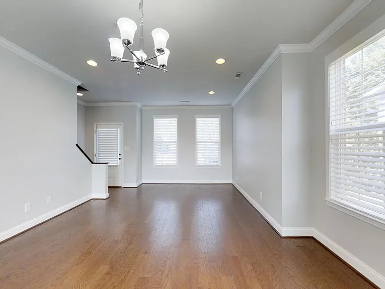 314 S Pine St #502 — Photo 7