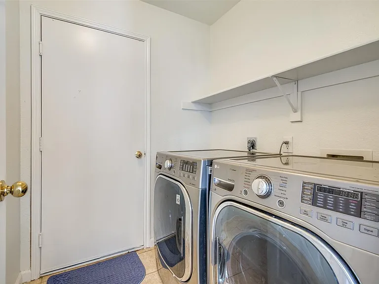 9720 Kingsmill Dr — Photo 20