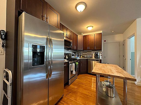 2nd image of 255 15th St APT 404
