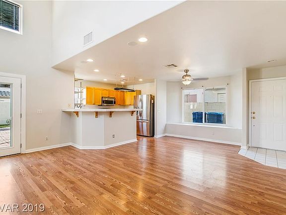 5th image of 8407 Clear Ave