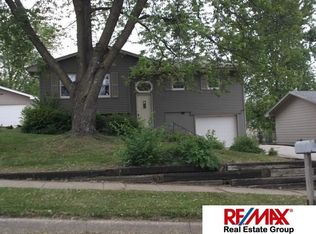 7611 Newport Ave, Omaha, NE 68122