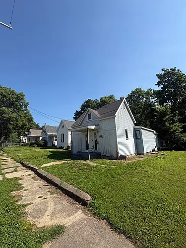 202 Van Buren St Photo 1