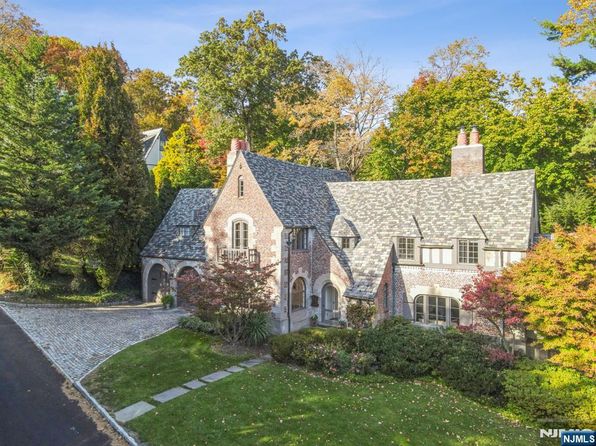 7 S Mountain Ter, Montclair, NJ 07042