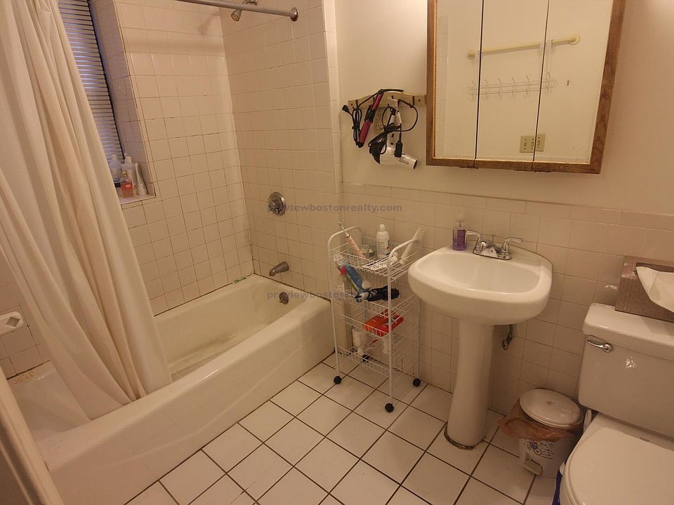 2nd image of 1254 Commonwealth Ave #D4
