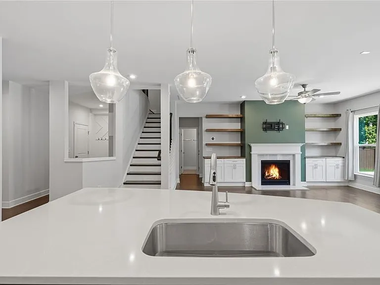6168 Collins Rd — Photo 8