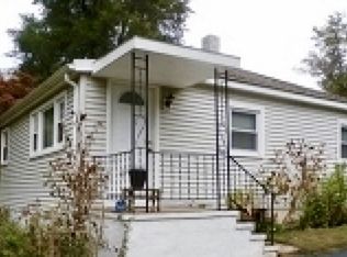 39 King Cole Rd, Hamburg, NJ 07419