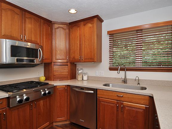 2nd image of 2930 E Apple Blossom Ln