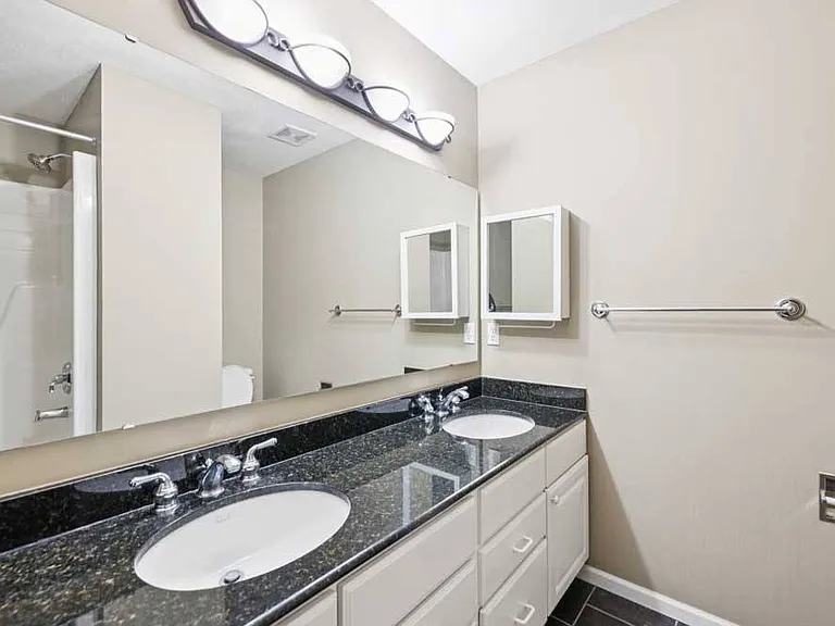 Stone Ridge Estates Apartments & Duplexes — Photo 179