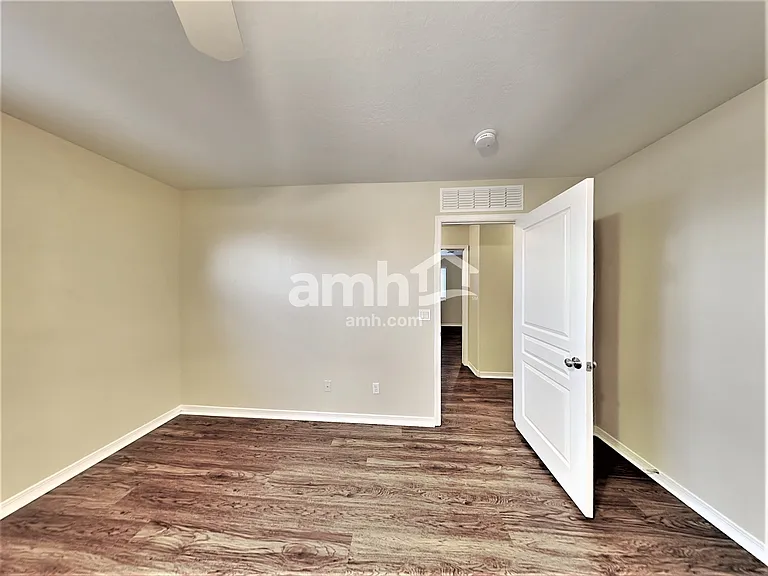 2451 S 160th Dr — Photo 10