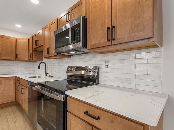 4th image of 1710 Crescent Dr