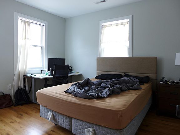 5th image of 241 Boylston St #1