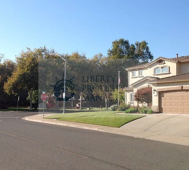 808 Boyd Dr — Photo 2