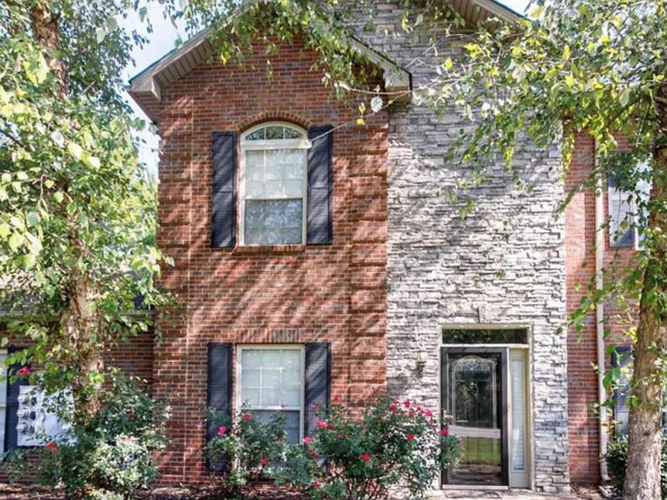 1st image of 206 Hampton Place Ct