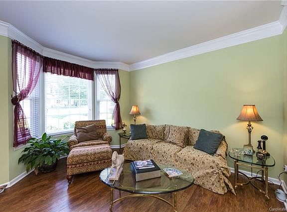 2nd image of 2027 E Foxwood Ct