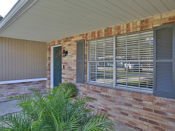 2nd image of 5528 Magnolia Ave