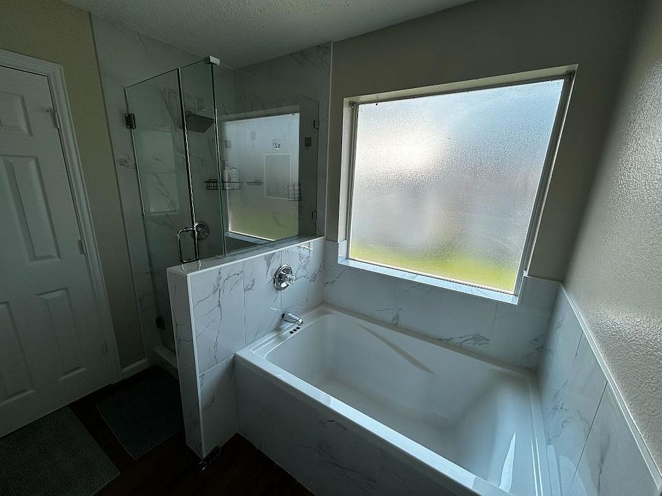 1st image of 203 E Enchanted Ct