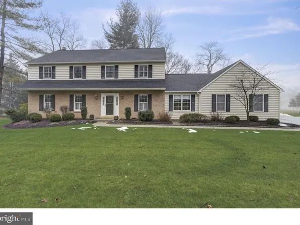 208 Musket Ln, Chesterbrook, PA 19087