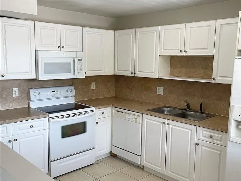 197 Lakeview Dr #202 — Photo 6