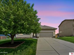 10609 S 111th St, Papillion, NE 68046