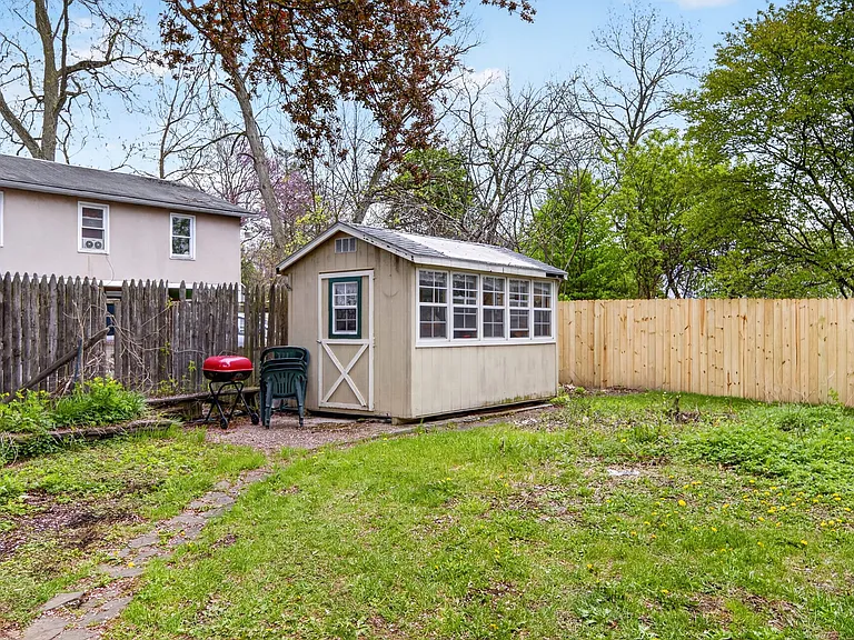 721 W Court St — Photo 13
