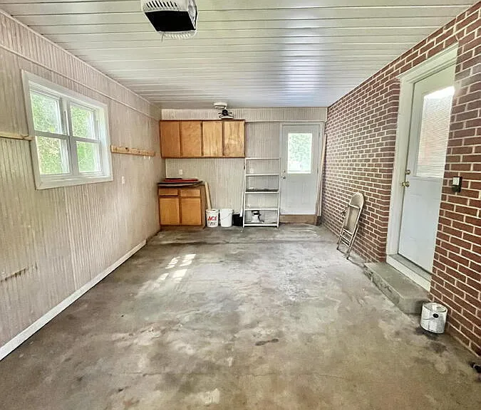 2204 Bainbridge Rd — Photo 51